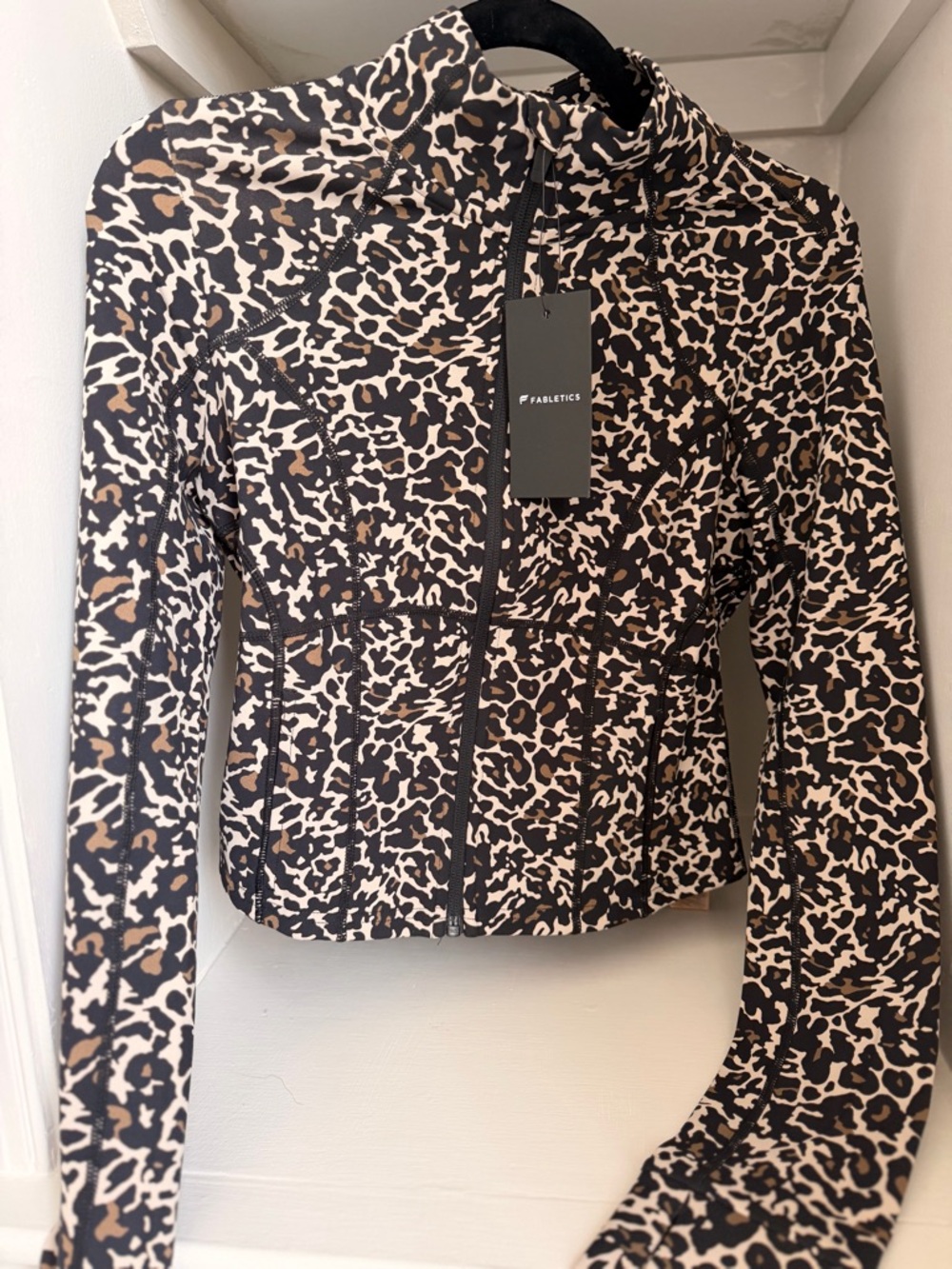 Fabletics NWT Leopard Print Cropped Zip Jacket | Limited Edition Activewear